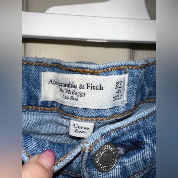 Abercrombie & Fitch distressed The 90s baggie low rise curvy love denim jeans 27 - Picture 5 of 6